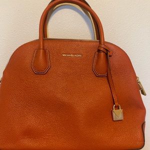 MK Jet Set Medium Leather Tote